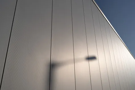 House invest, Metalne fasade