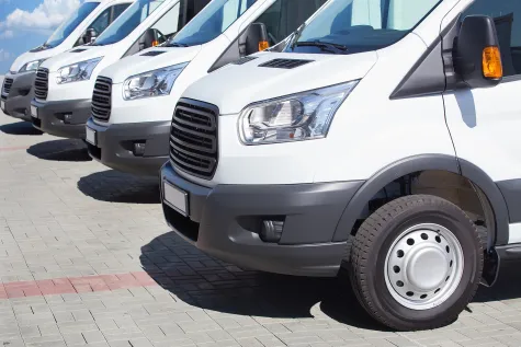 SDT RENTING DOO, Iznajmljivanje kombija, kamiona
