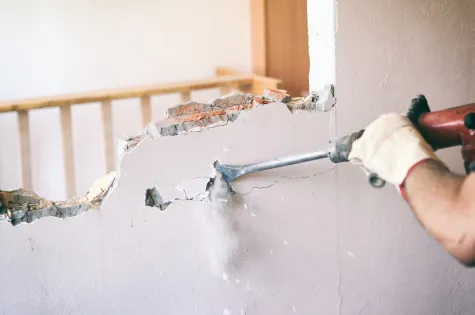 ENTERIJER SKAKIĆ, Rušenje, manja rušenja